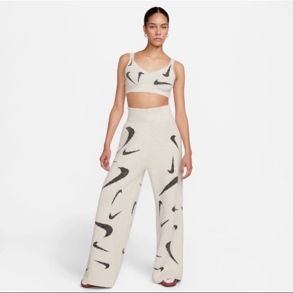 Nike Pants - Nike Cream and Black Wide Leg Pants